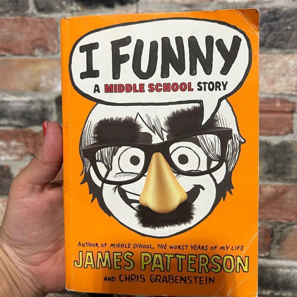 5 for $25🔥I Funny: A Middle School Story‎